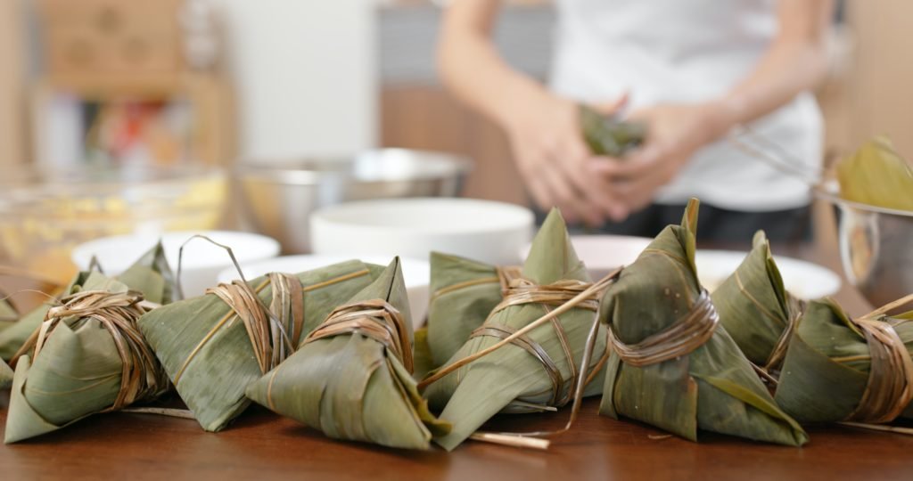 Make steamed sticky rice dumpling at home