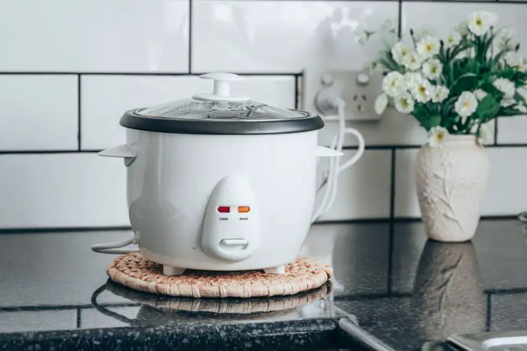 how a rice cooker works